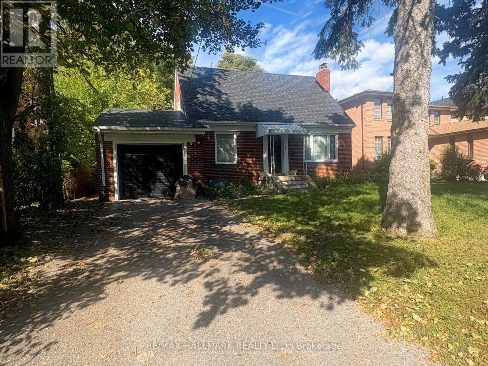 18 Woodward Ave, Markham Grandview, ON L3T 1E4