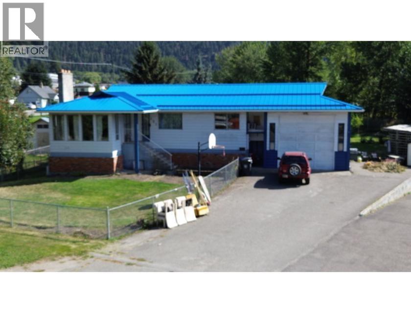 629 Third Ave, Chase, BC V0E 1M0
