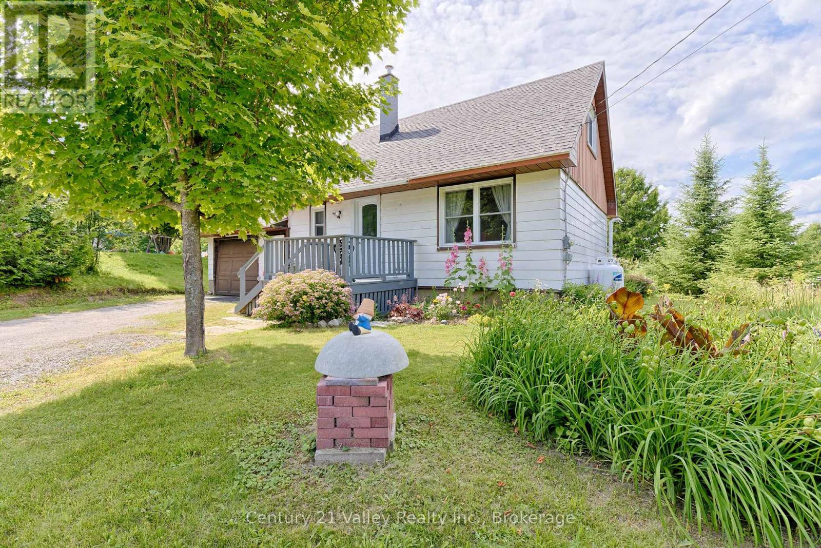 19 Algonquin Rd, Bonnechere Valley, ON K0J 1T0
