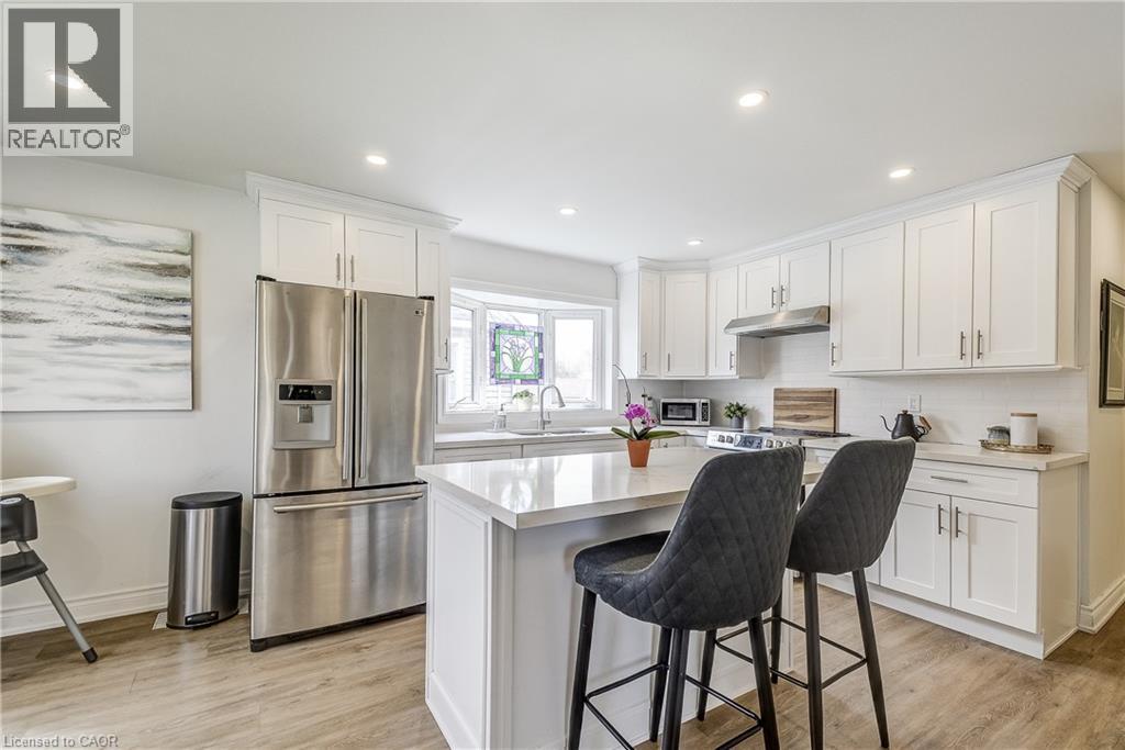 183 Nash Rd N, Hamilton, ON L8H 2P8