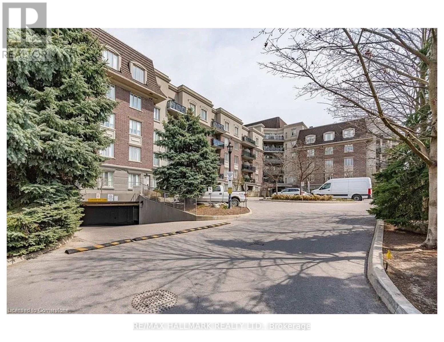 115 245 Dalesford Rd, Toronto, ON M8Y 4H7