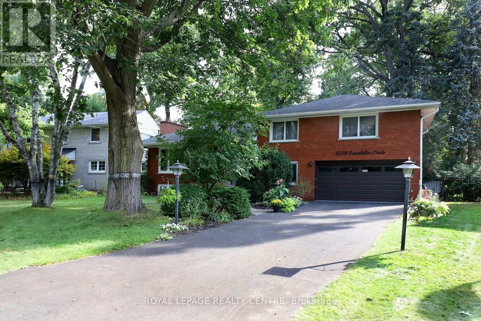 3338 Enniskillen Cir, Mississauga, ON L5C 2M8