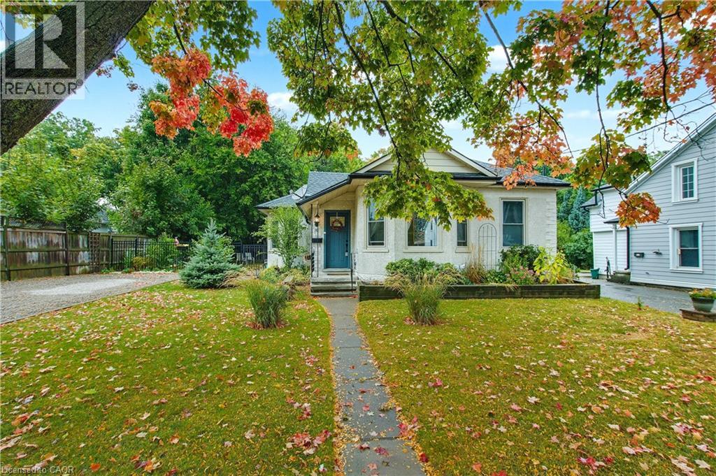 30 Dumfries St, Cambridge, ON N1S 1Y7