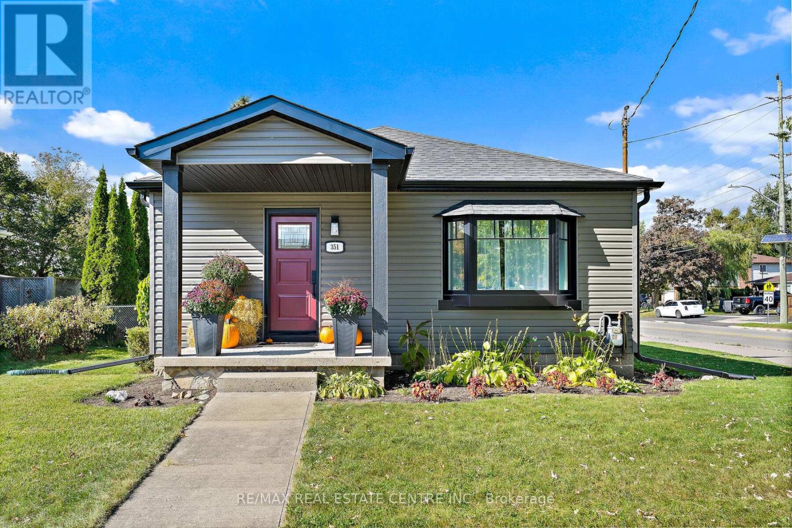 351 Peel St, Halton Hills, ON L7J 2H8