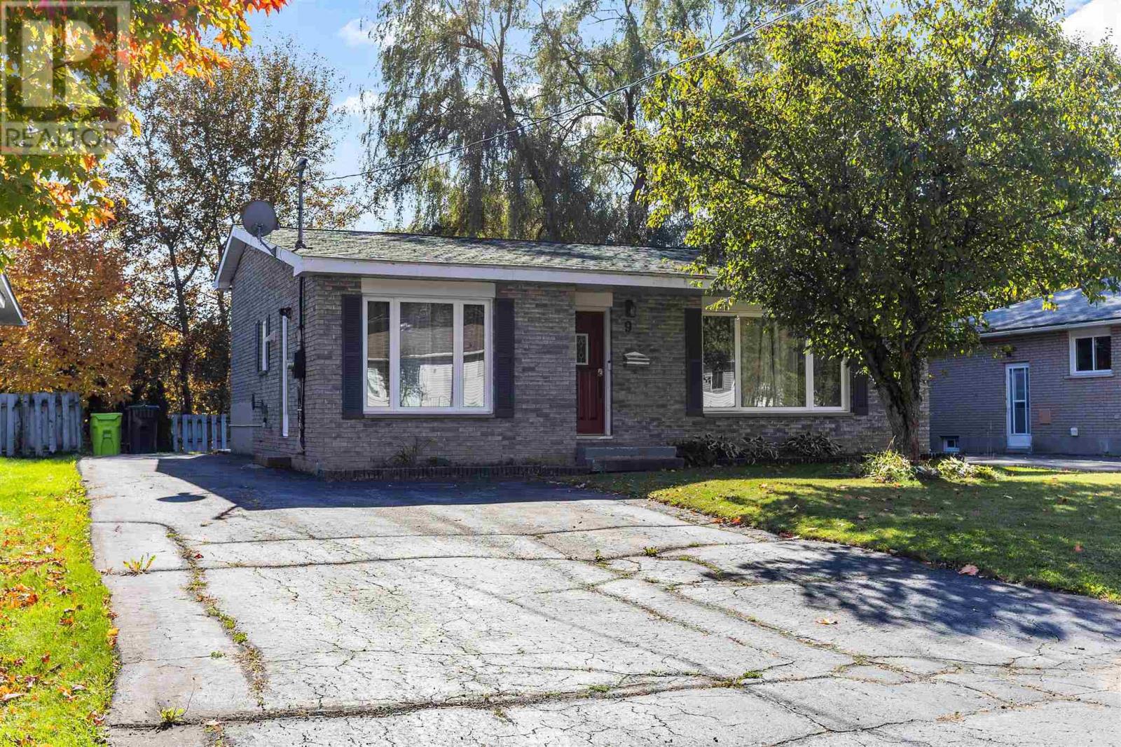 9 Creery Ave, Sault Ste. Marie, ON P6B 1G7
