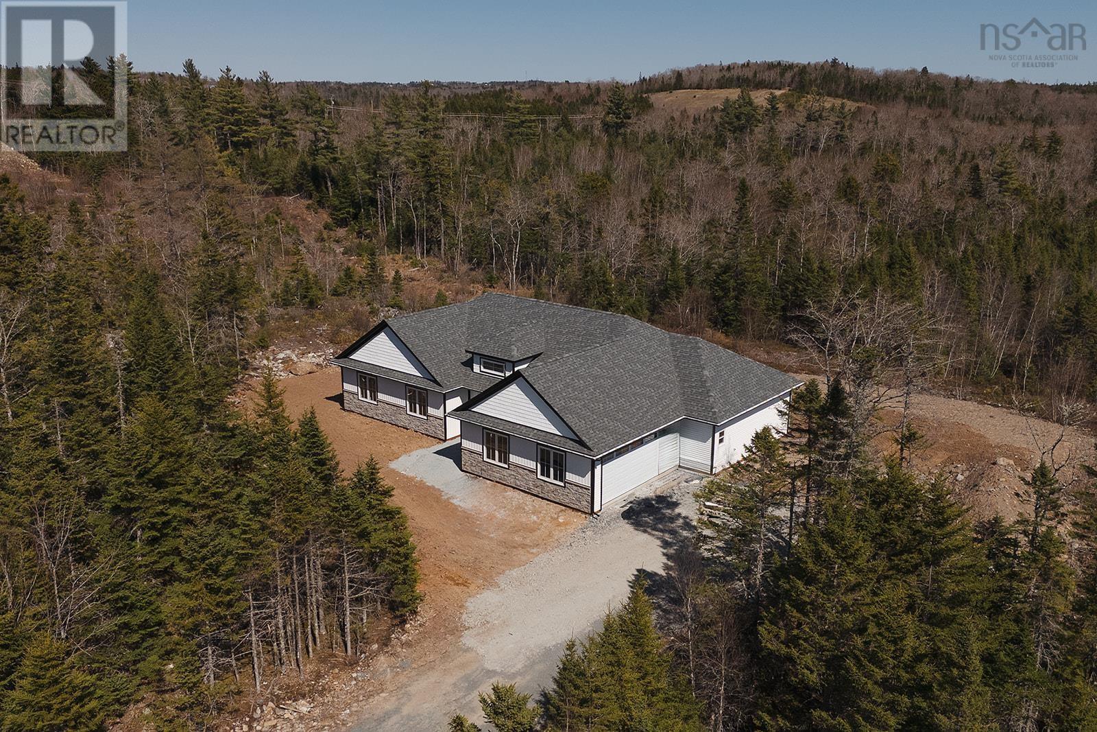 135 Zaffre Dr, Middle Sackville, NS B4E 0X4