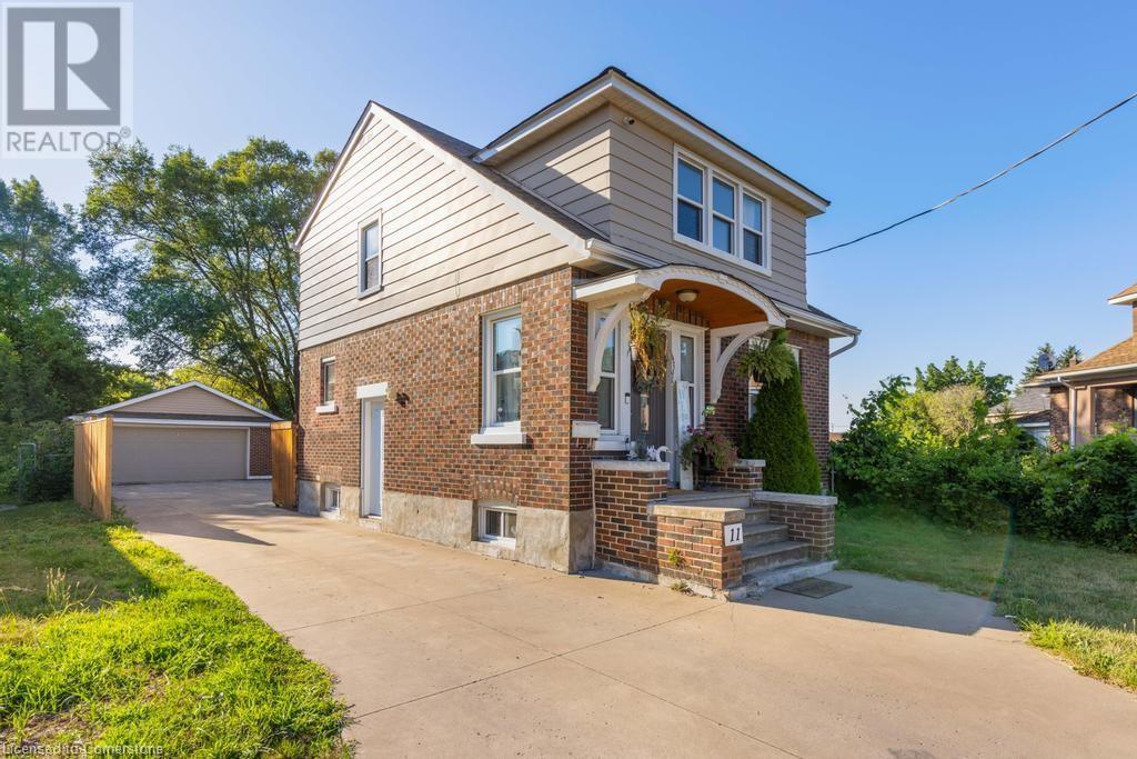 11 Facer St, St. Catharines, ON L2M 5H1