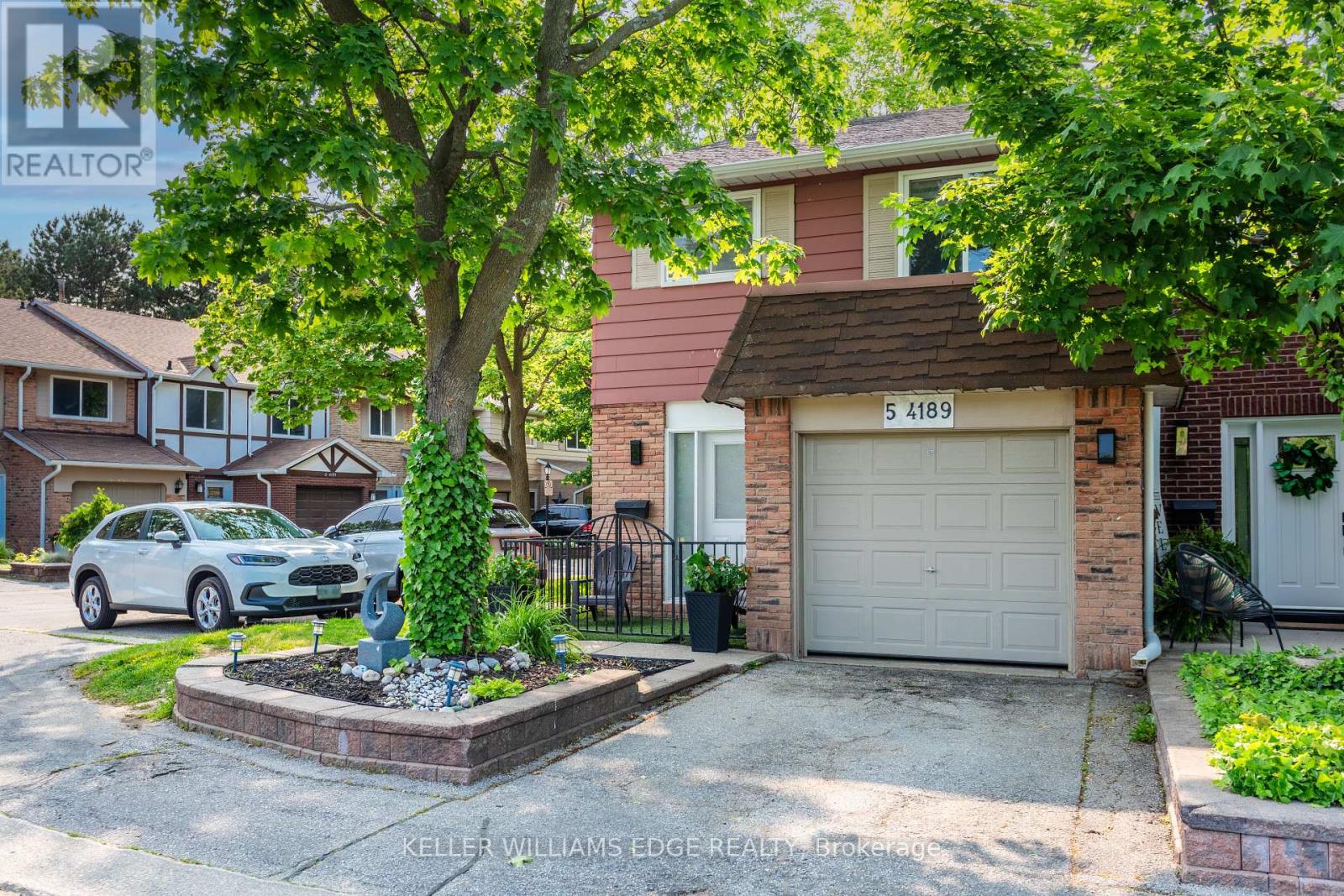 5 4189 Longmoor Dr, Burlington, ON L7L 5J9