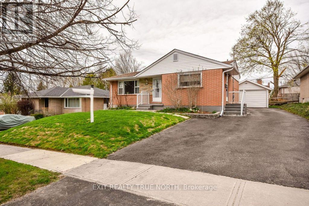 50 Marion Cres, Barrie, ON L4M 2L3