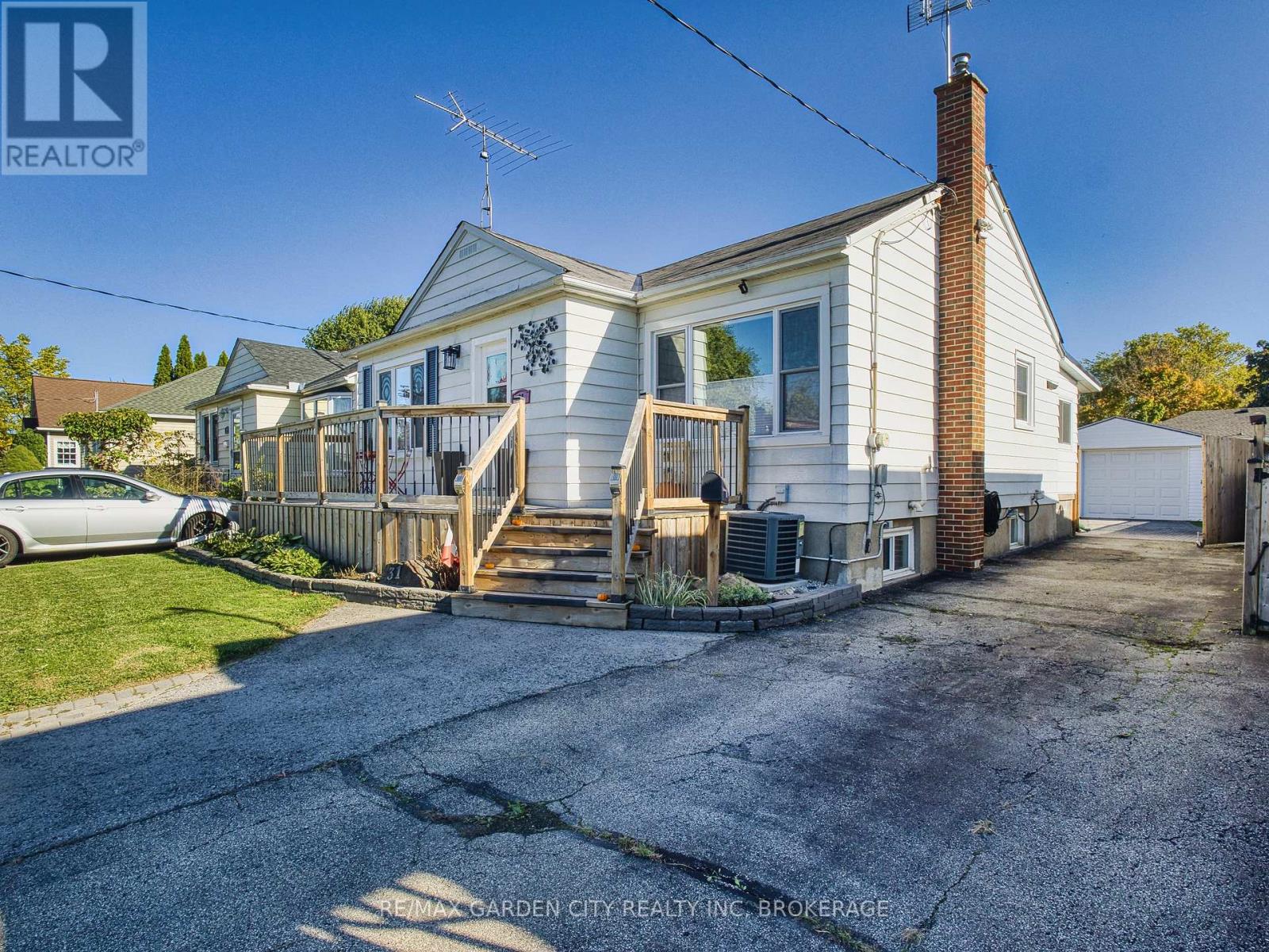 31 Bridge St, St. Catharines, ON L2S 2V7