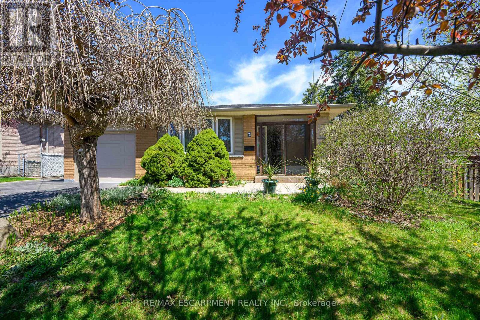 2 Par Pl, Hamilton, ON L8K 5V9