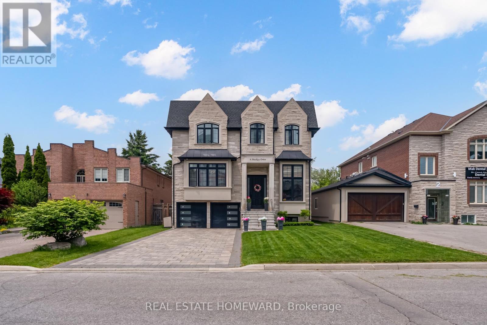 6 Mackay Dr, Richmond Hill, ON L4C 6P1