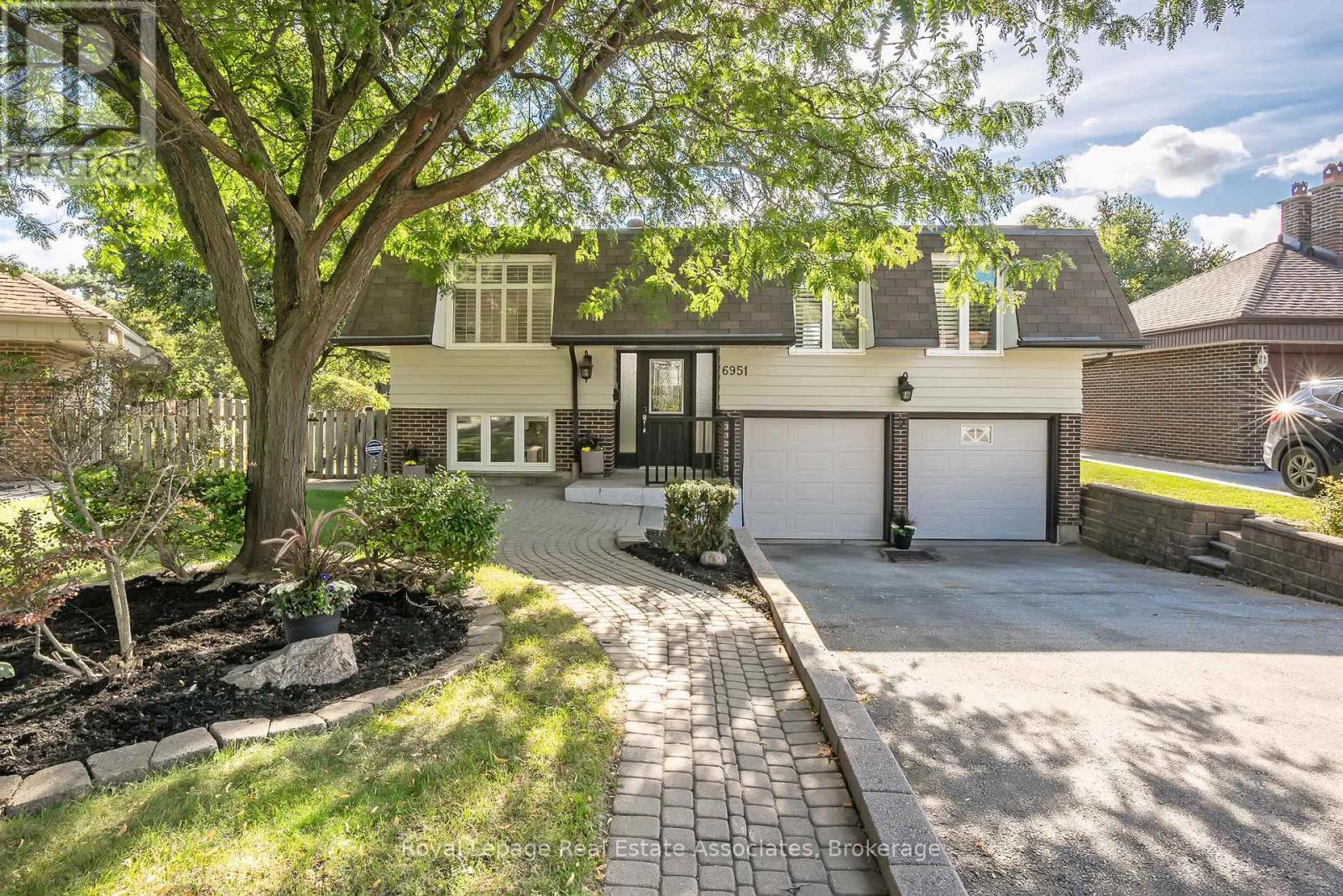 6951 Estoril Rd, Mississauga, ON L5N 1N3