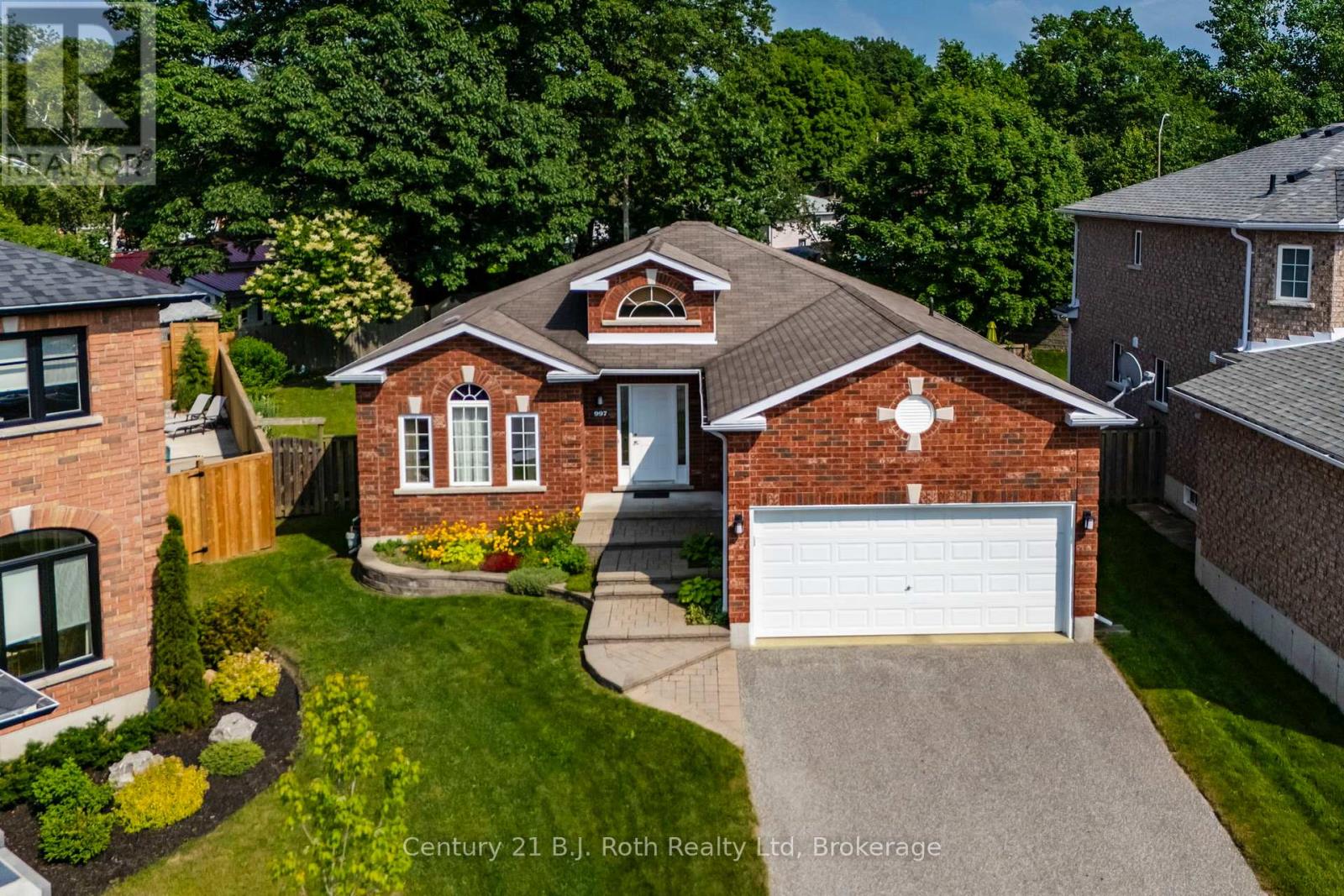 997 Whitney Cres, Midland, ON L4R 5N3