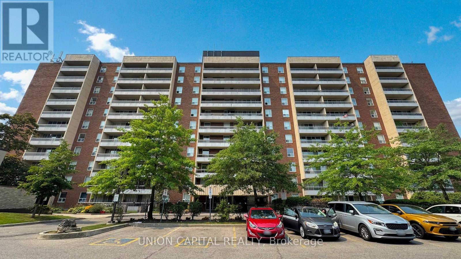 913 31 Four Winds Dr, Toronto, ON M3J 1K9