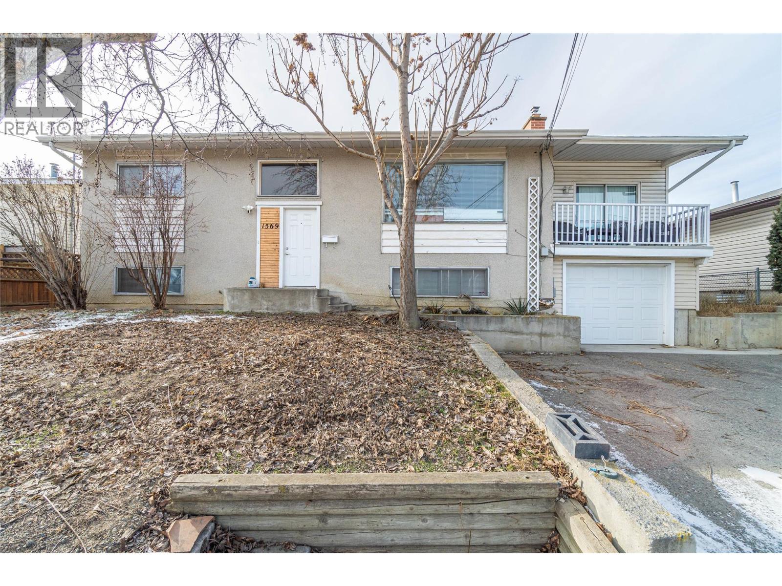 1569 Westmount Dr, Kamloops, BC V2B 6A1