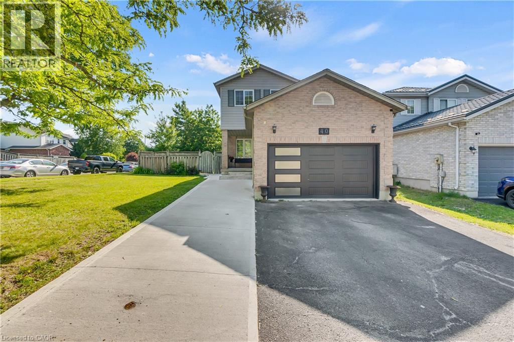 40 Alderson Dr, Cambridge, ON N3C 4C5