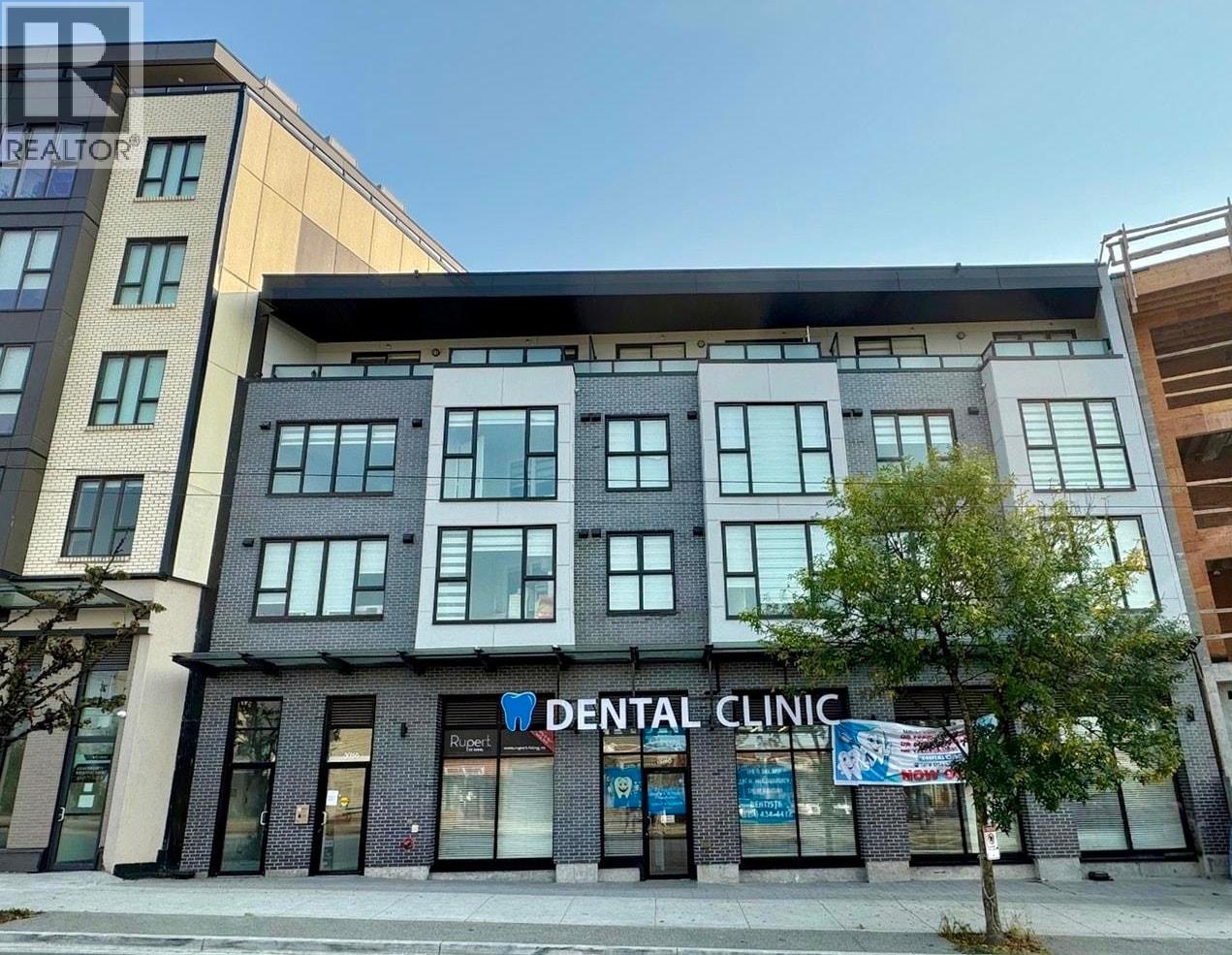 3050 Kingsway Unit 206, Vancouver, BC V5R 5J7