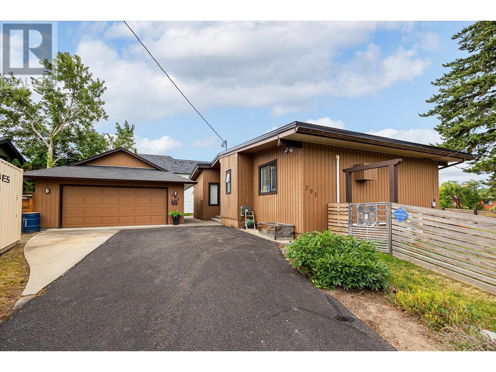791 Mccartney Rd, West Kelowna, BC V1Z 1R6