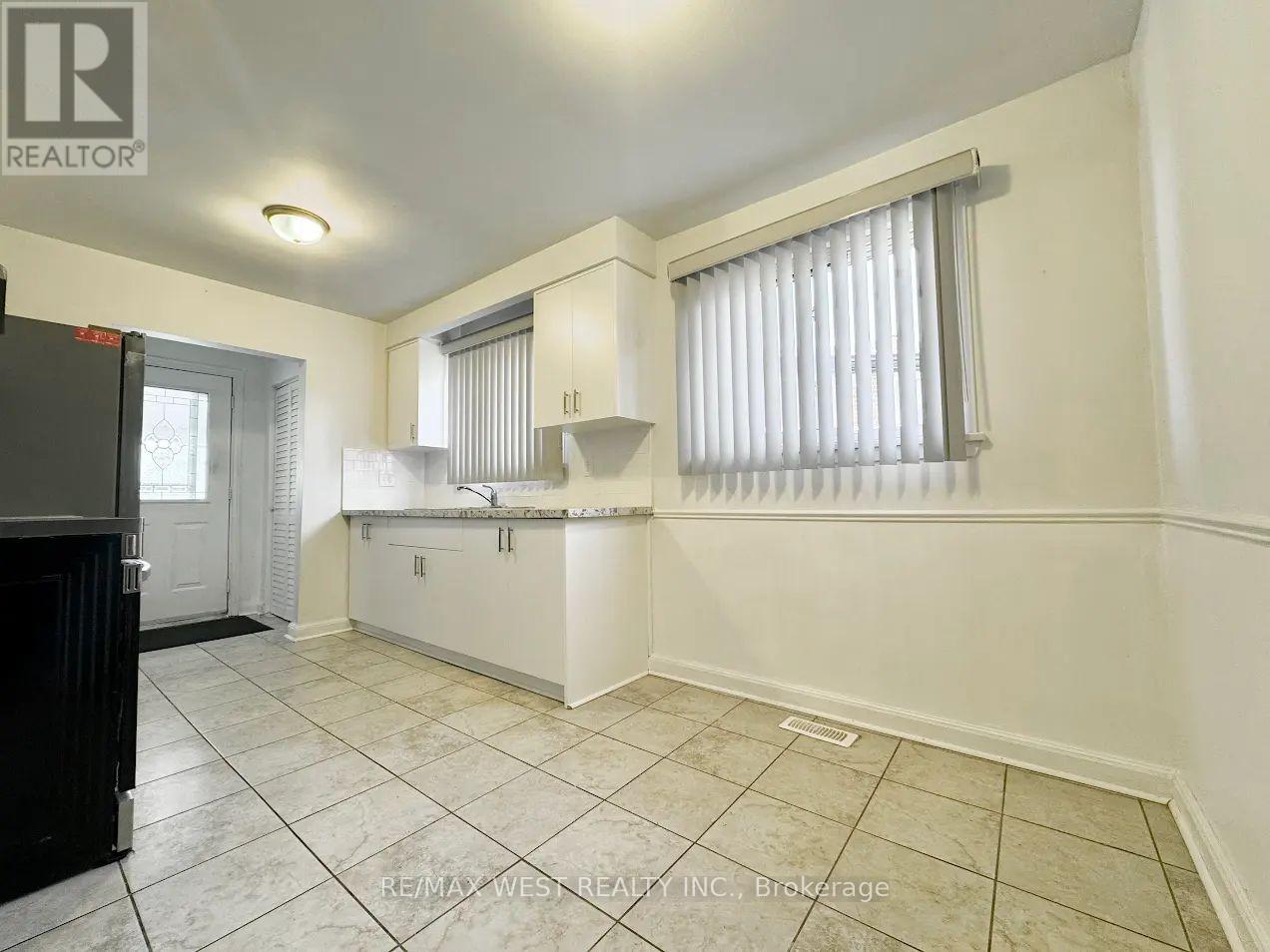 25 Bimini Cres, Toronto, ON M3N 1S1