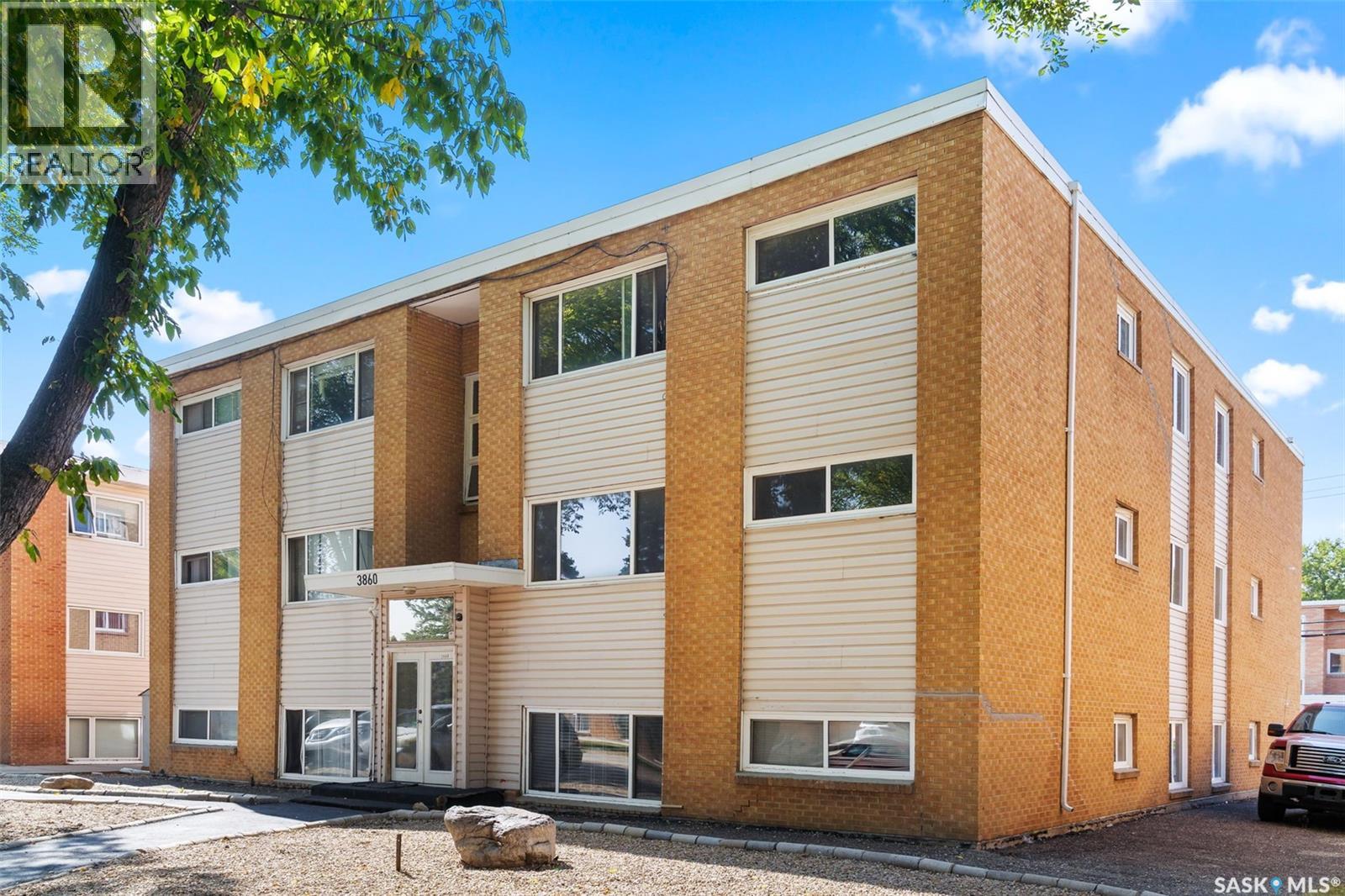 3860 Retallack St, Regina, SK S4S 3B8