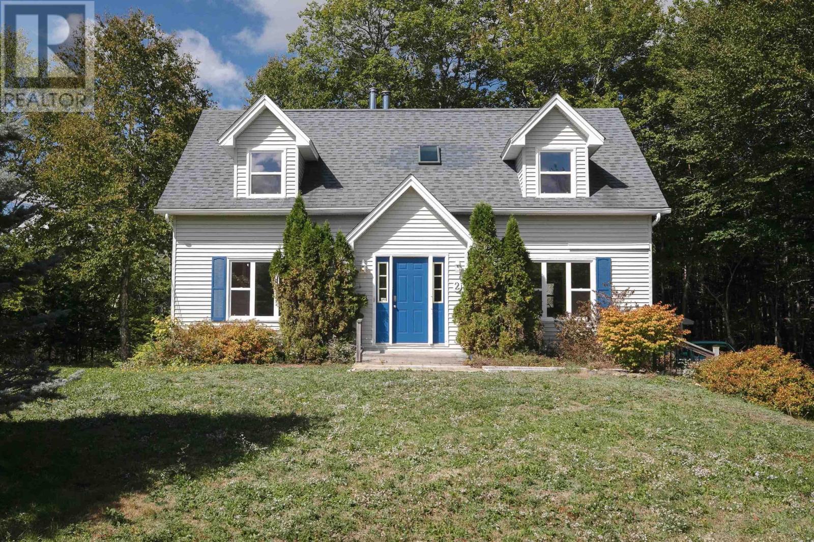 2 Vrege, Hammonds Plains, NS B4B 1K2