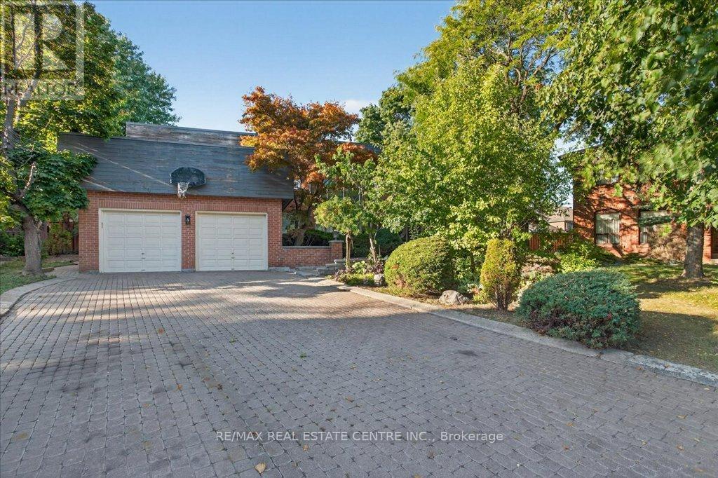 40 Colton Cres N, Vaughan Islington Woods, ON L4L 3L6
