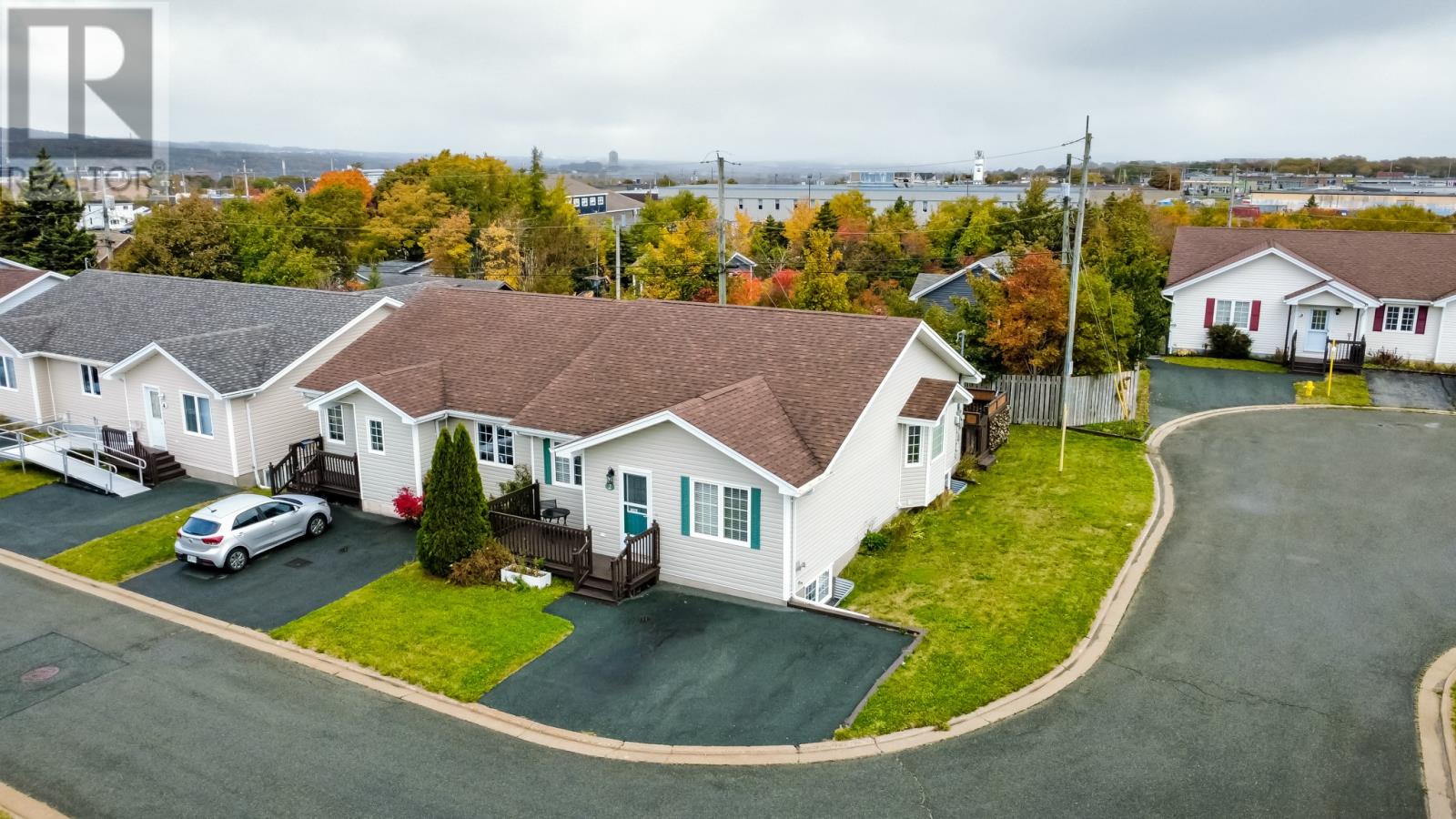 2 Glavine St, St. John's, NL A1E 6E4