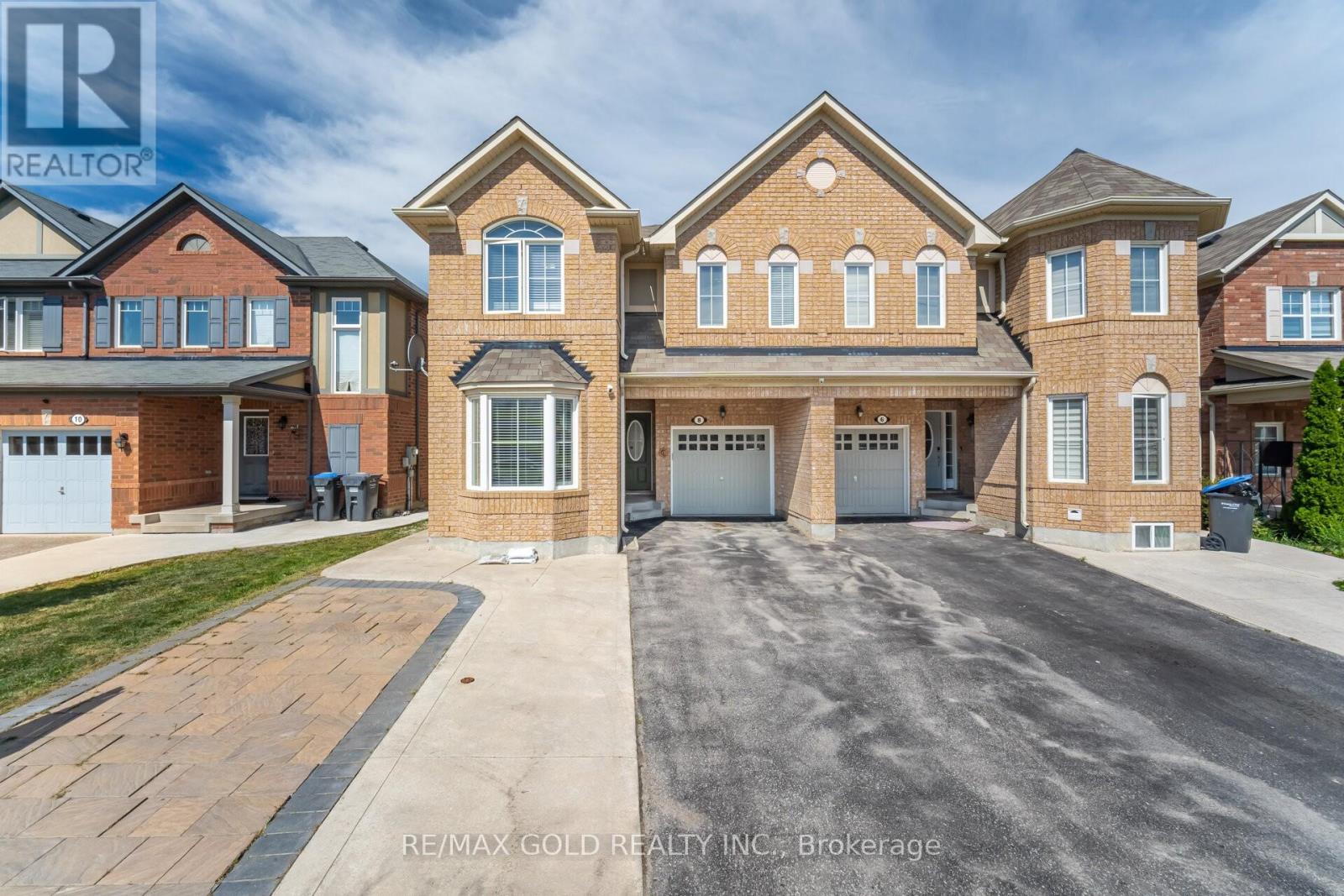 8 Caliper Dr, Brampton, ON L6P 3P8