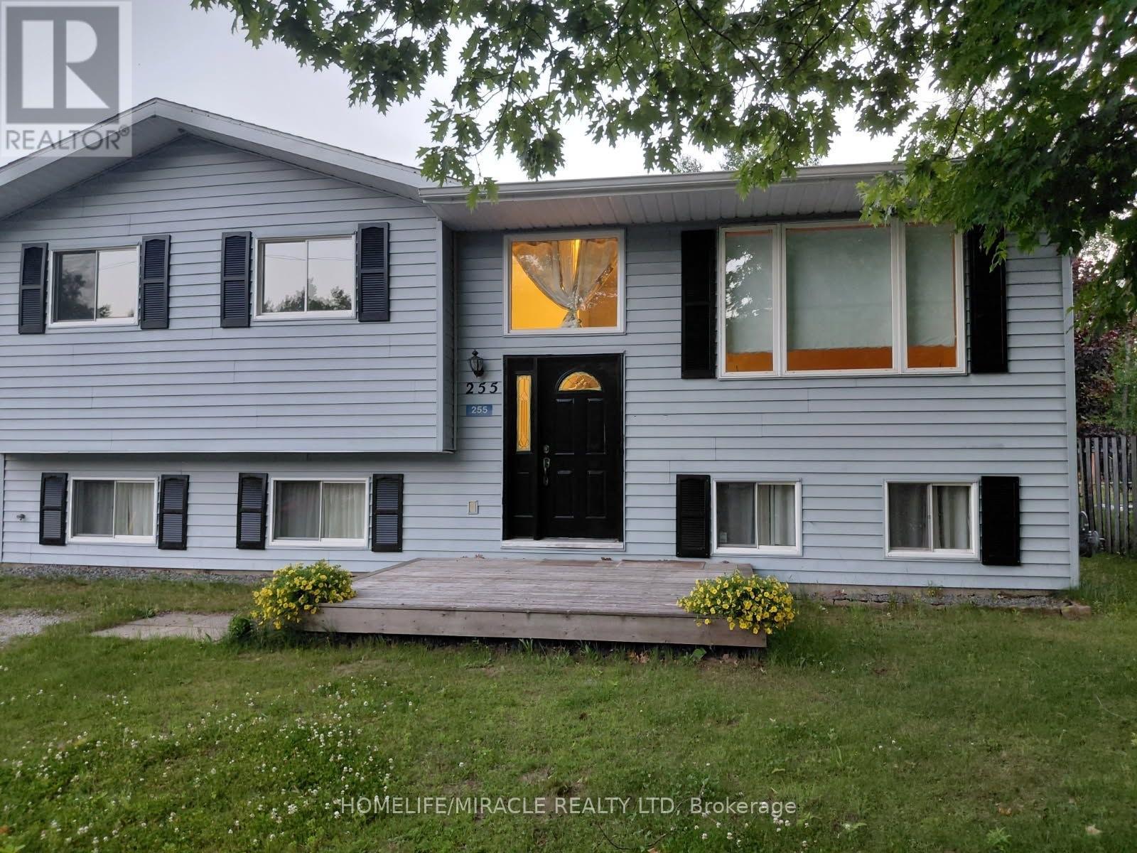 255 Revell St, Gravenhurst Muskoka S, ON P1P 0E4