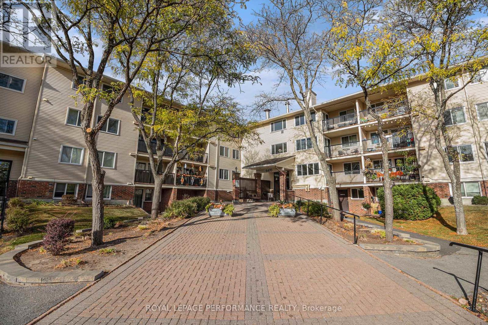 209 6470 Bilberry Dr, Ottawa, ON K1C 4P1