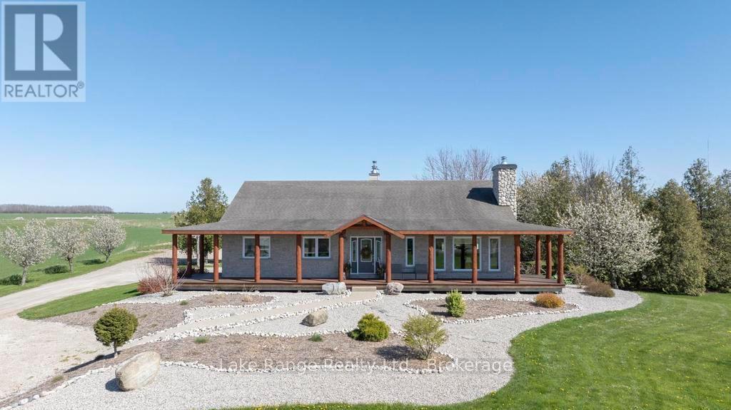 737 Lake Range Dr, Huron-Kinloss, ON N2Z 0B3