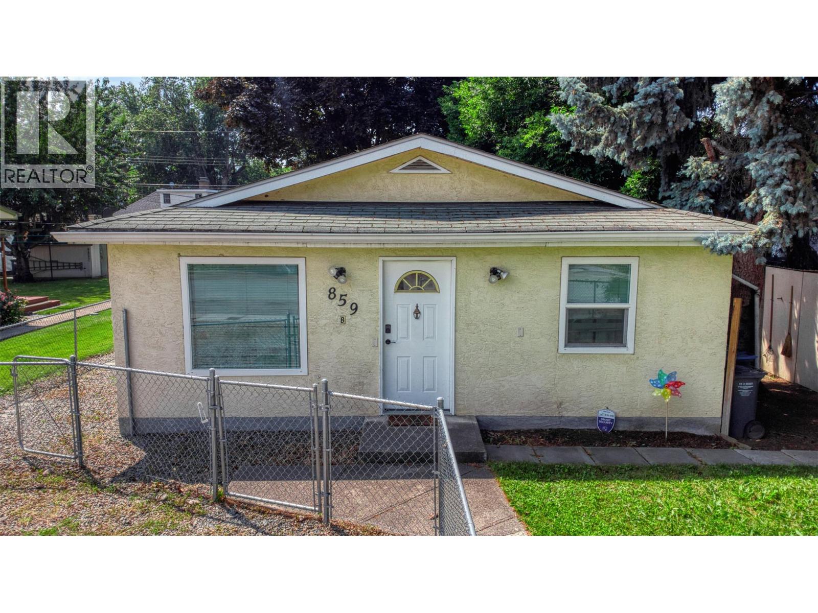 859 Lawson Ave, Kelowna, BC V1Y 6S9
