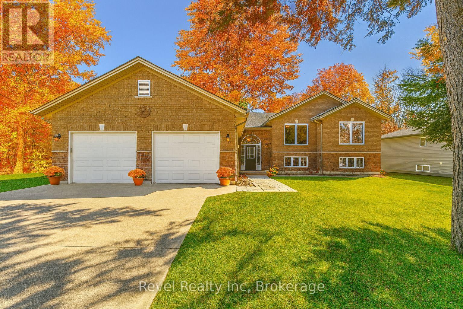 89 Trout Ln, Tiny, ON L9M 0J1