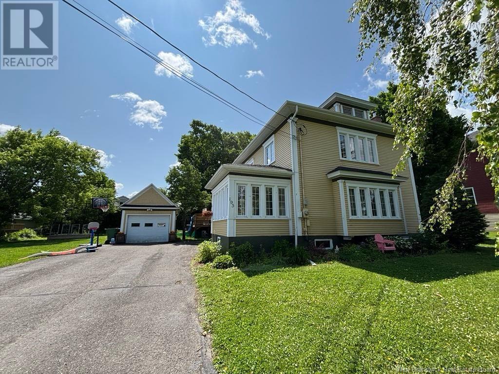 195 Sheriff St, Grand-saultgrand Falls, NB E3Z 2Z8