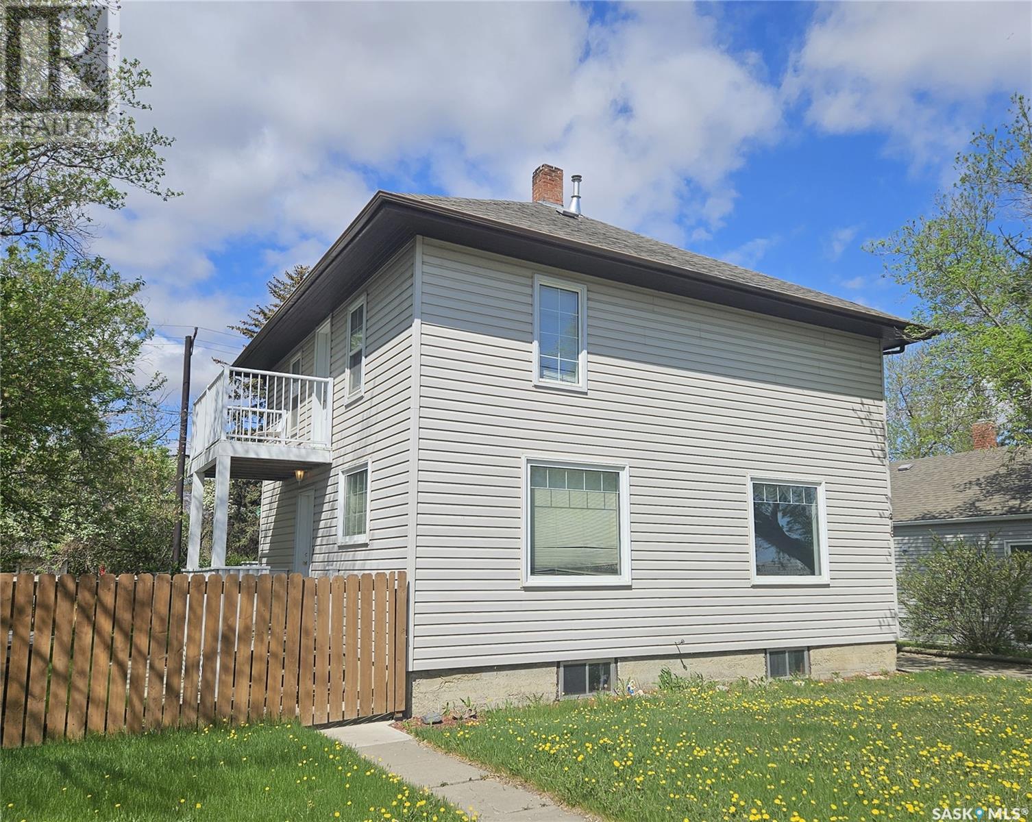 216 Mckenzie St S, Outlook, SK S0L 2N0