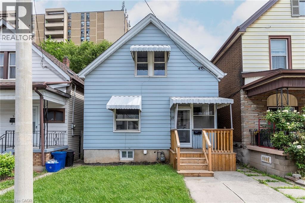 27 Harvey St, Hamilton, ON L8L 2L9