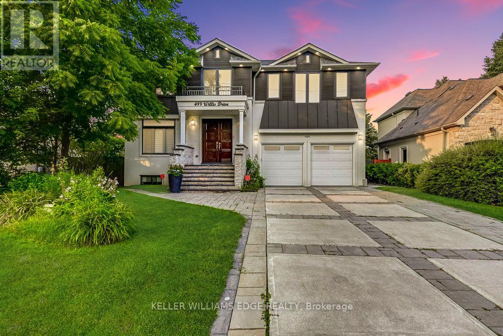 489 Willis Dr, Oakville, ON L6L 4V6