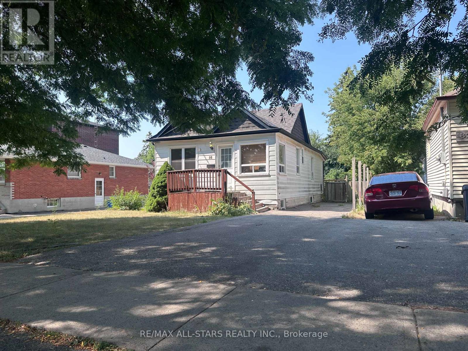 86 Cromwell Ave, Oshawa, ON L1J 4T6
