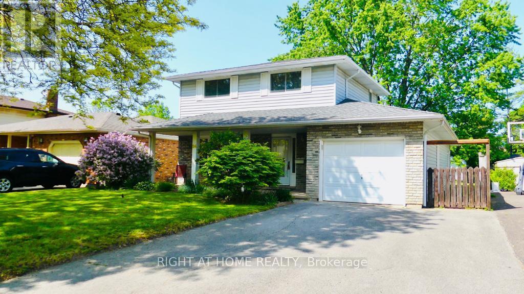 24 The Meadows St, St. Catharines Lakeport, ON L2N 7L1