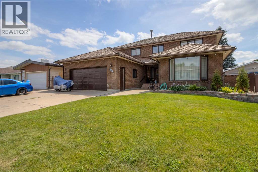 3710 Oak Dr S, Lethbridge, AB T1K 4H4