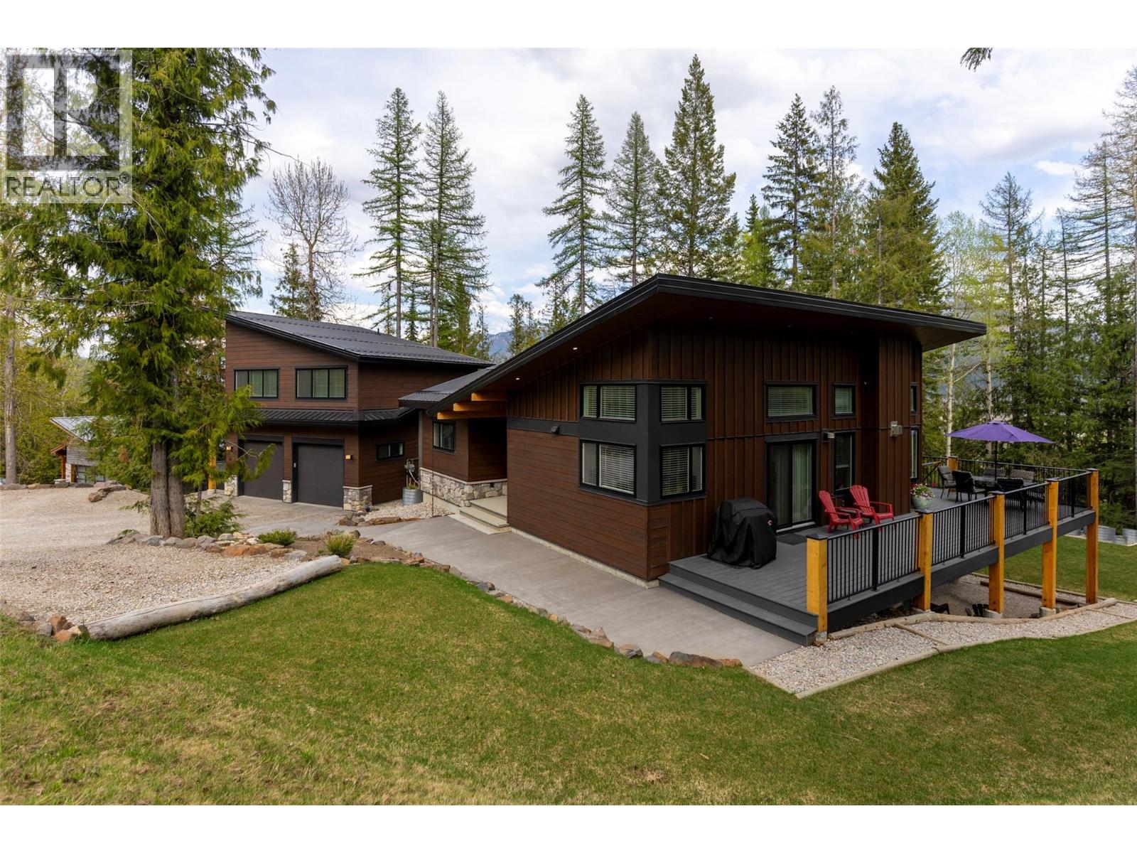 9 Lodge Trail Ln, Fernie, BC V0B 1M5