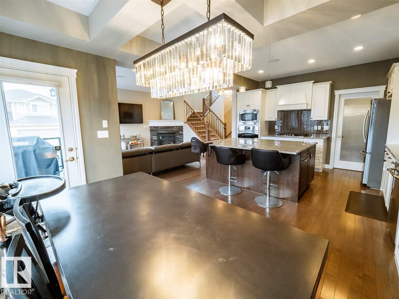 1618 Wates Cl SW, Edmonton, AB T6W 0X5