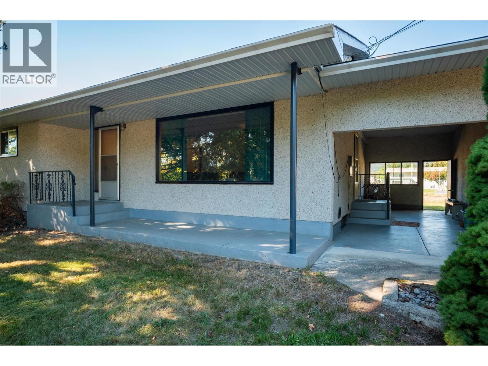 832 Kootenay Rd, Castlegar, BC V1N 4K2