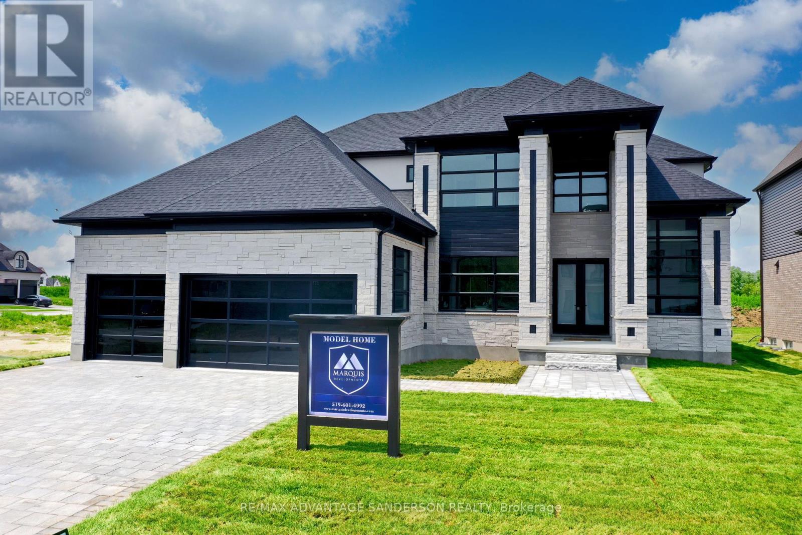 588 Creekview Chase, London North North R, ON N6G 3X9