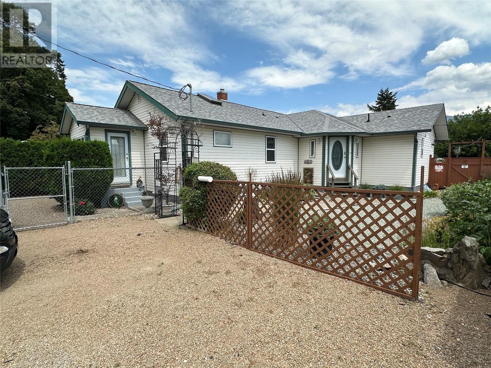 6345 Okanagan St, Oliver, BC V0H 1T0