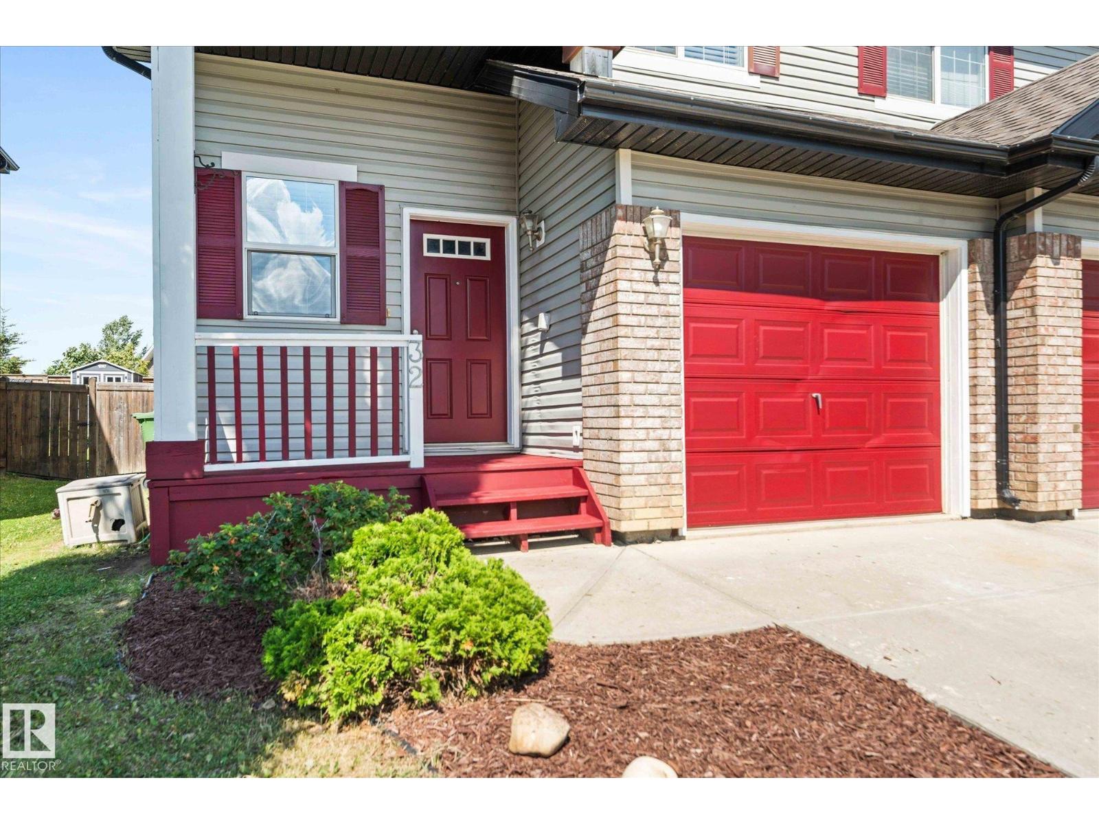 32 Nevis Cl, St. Albert, AB T8N 0R7