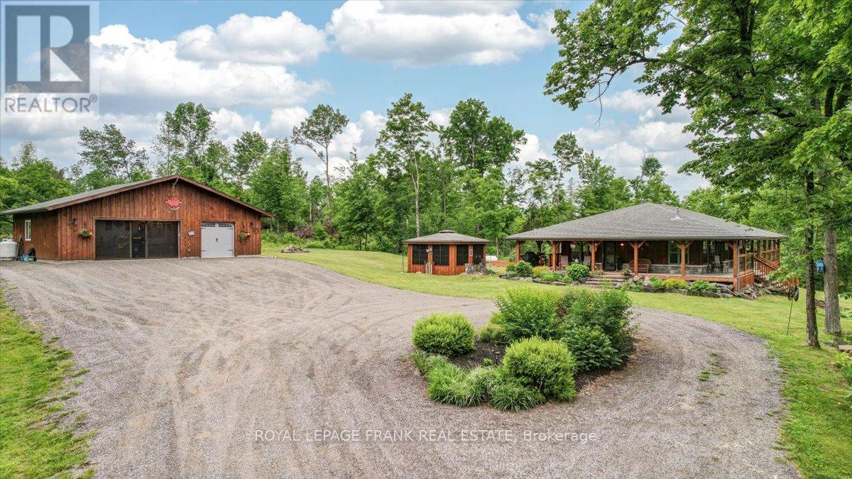 944 Steenburg Lake Rd N, Limerick, ON K0L 1W0
