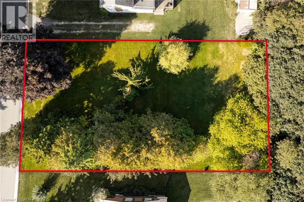 18 High St, Woolwich, ON N3B 2M3