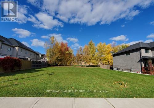 92 Gowland Dr, Hamilton, ON L0R 1C0